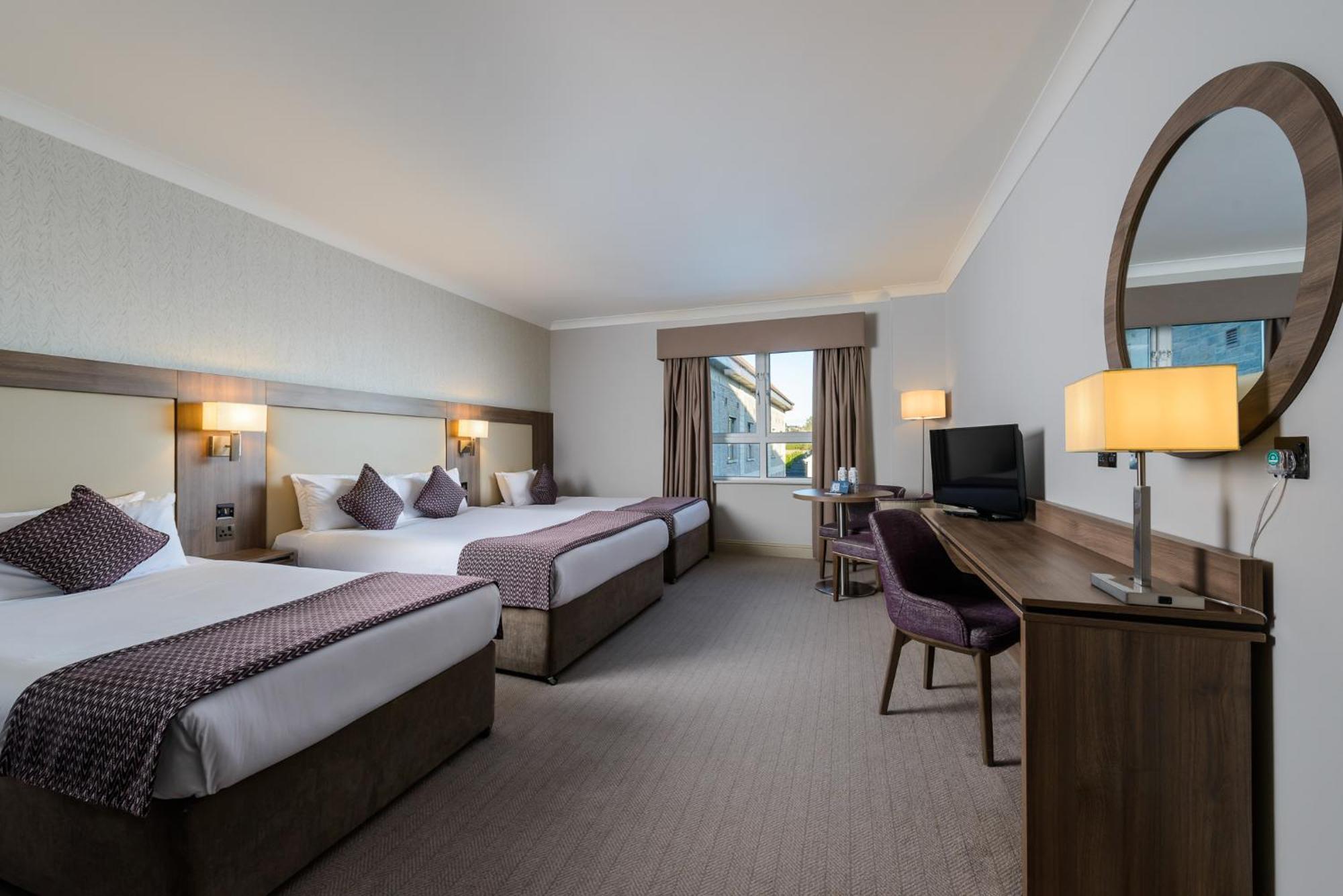 Clybaun Hotel กัลเวย์ ภายนอก รูปภาพ