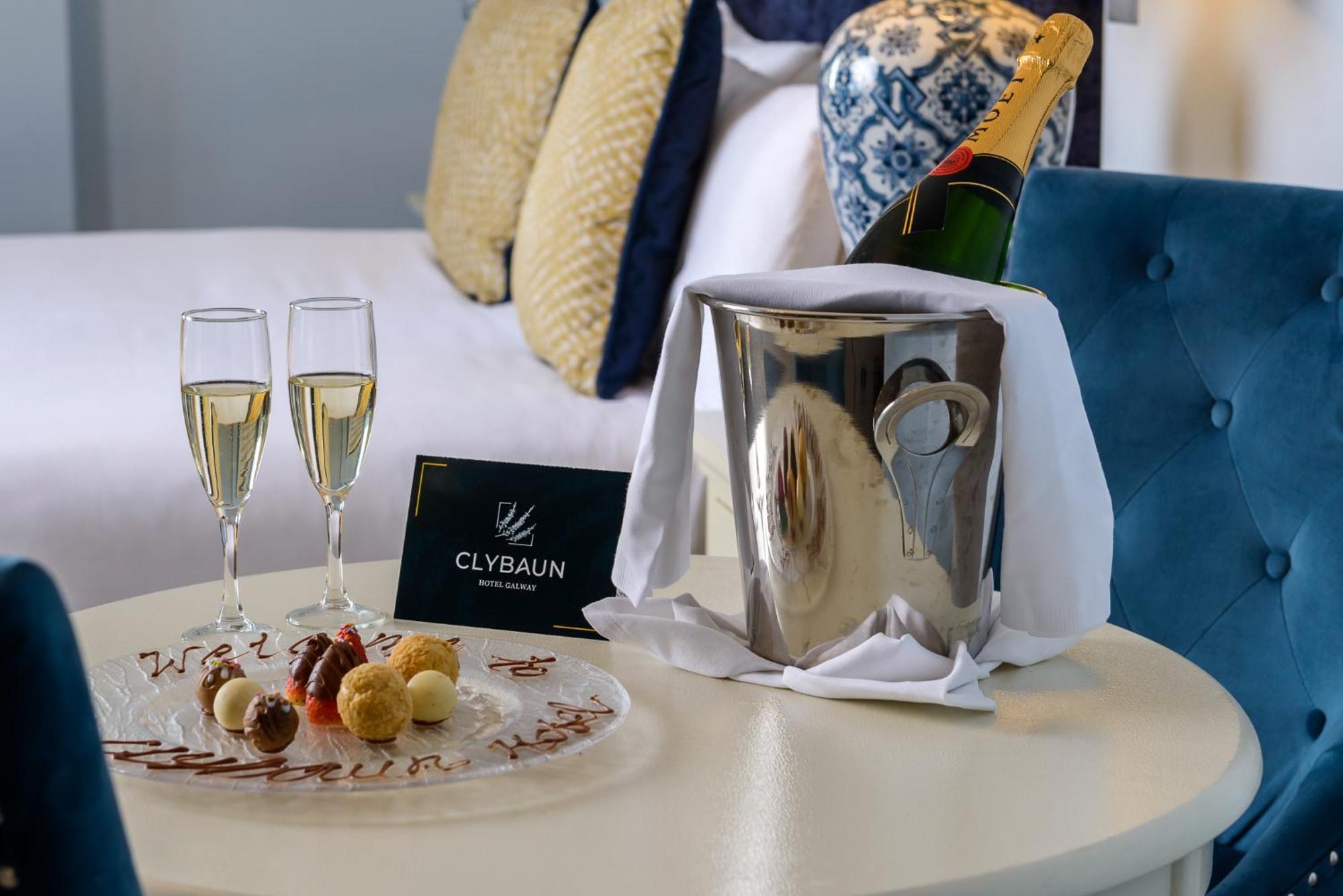 Clybaun Hotel กัลเวย์ ภายนอก รูปภาพ